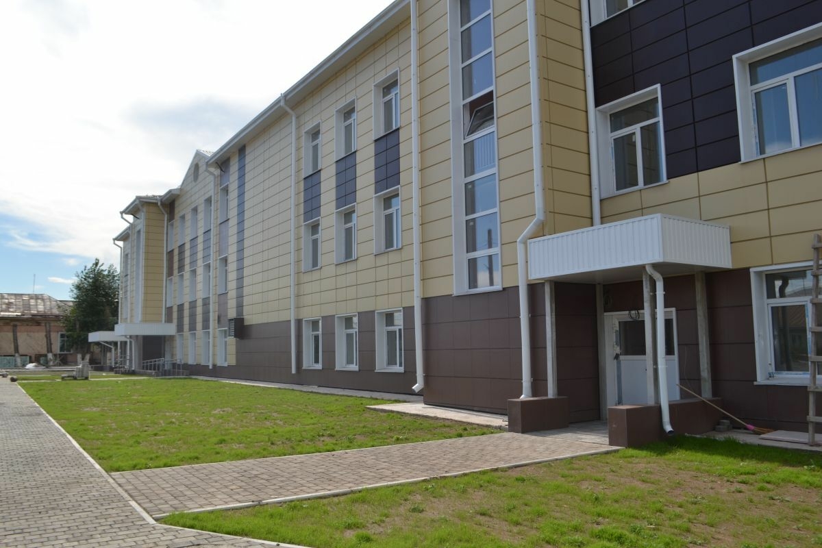 В Аскизе готовность строящейся поликлиники составляет 85%