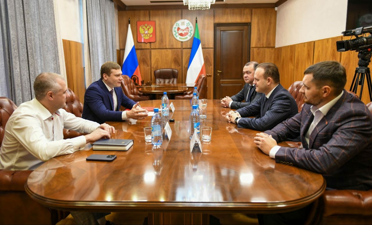 Коновалов провел рабочую встречу с депутатом Госдумы Даванковым