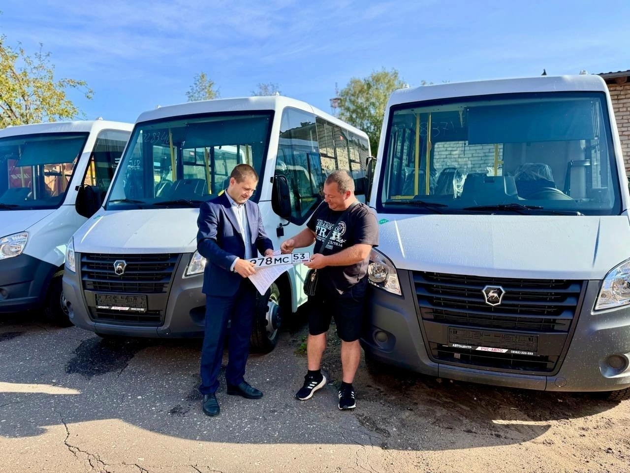 В Старорусском районе на маршруты выйдут новые автобусы