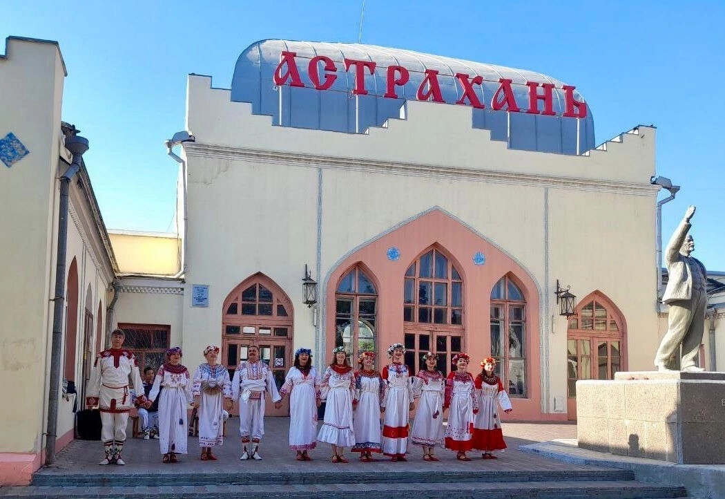 Круизный туристический поезд «В долину лотосов» прибыл в Астрахань