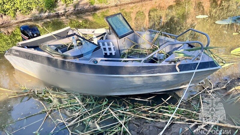 В Астраханской области на воде пострадали два туриста