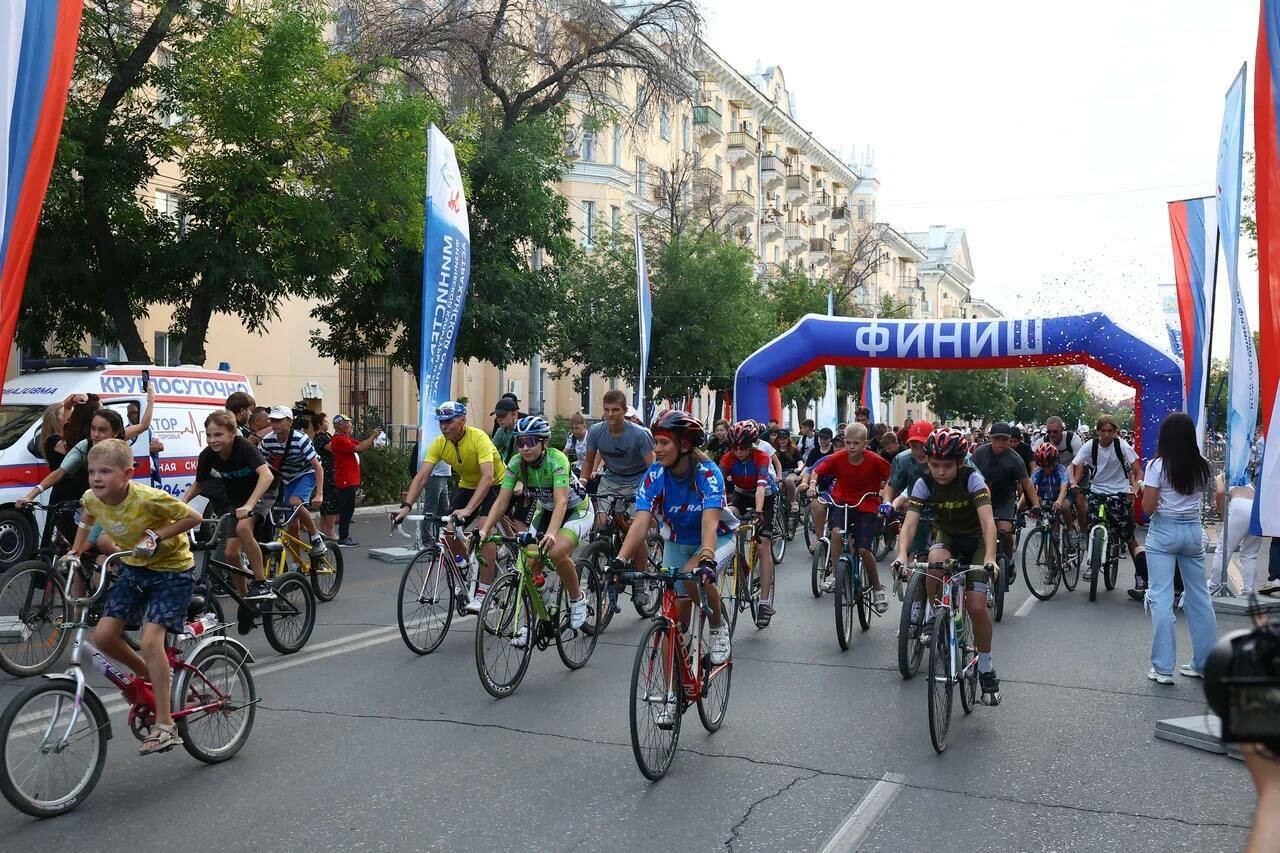 Более трех тысяч астраханцев участвовали в велопараде