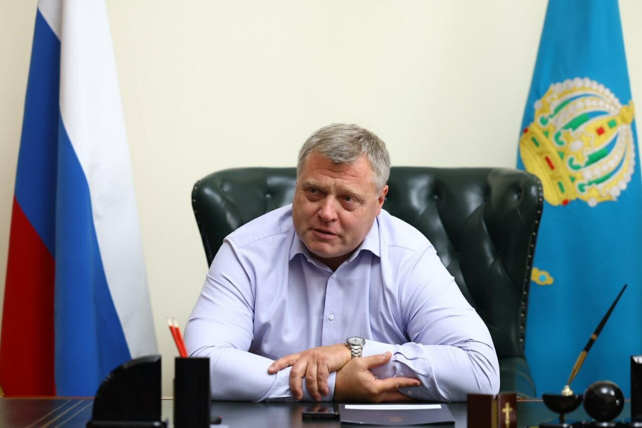 Игорь Бабушкин поздравил с днём рождения старейшего в Астраханской области члена партии «Единая Россия» 