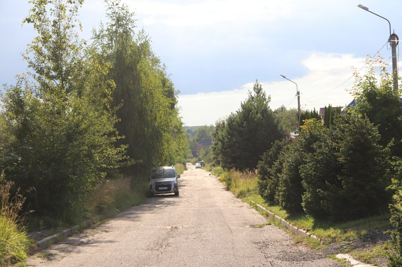 Калужане пожаловались Денисову на состояние дороги в Молодежном