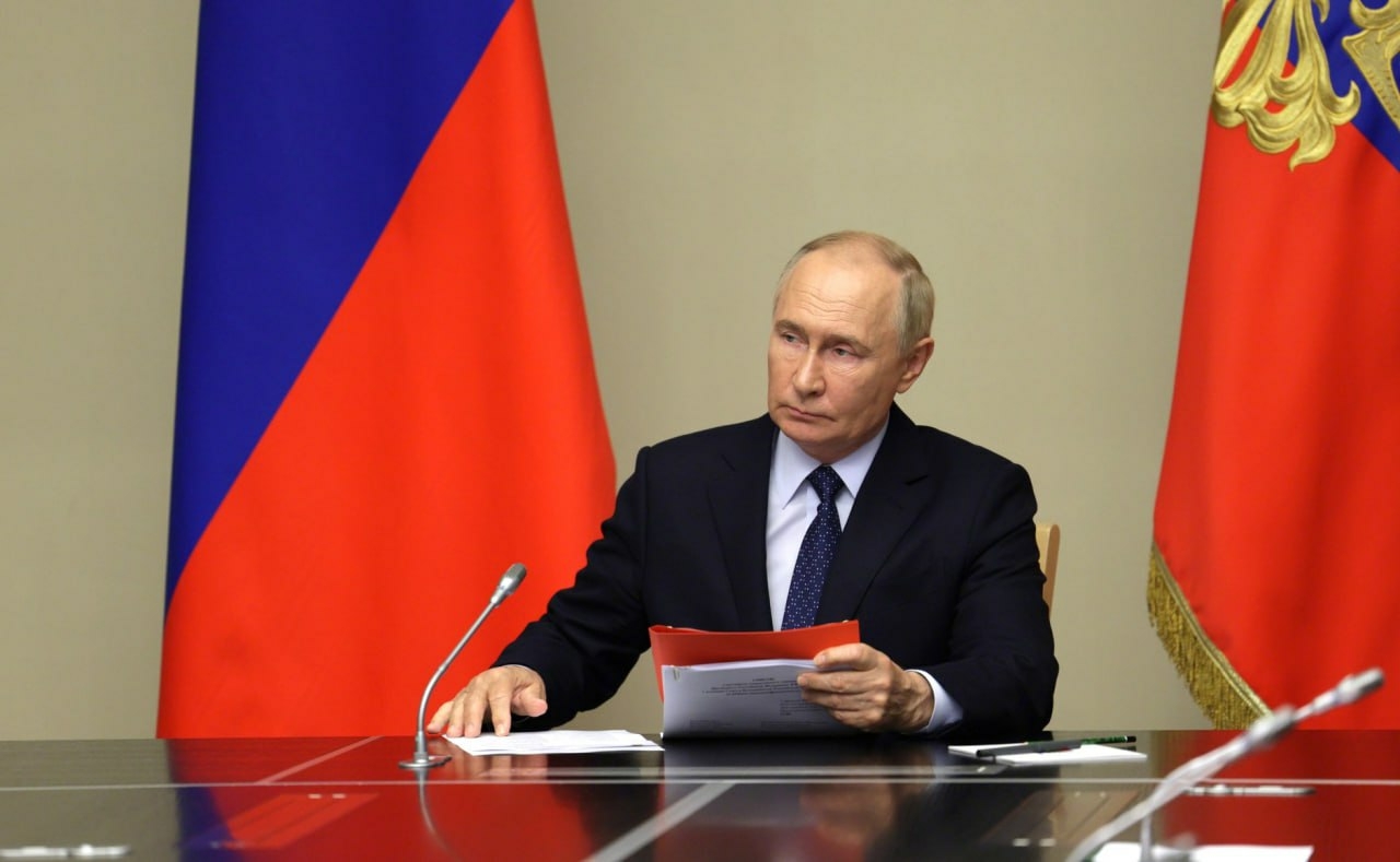 Владимир Путин дал поручения по финансовой защите россиян