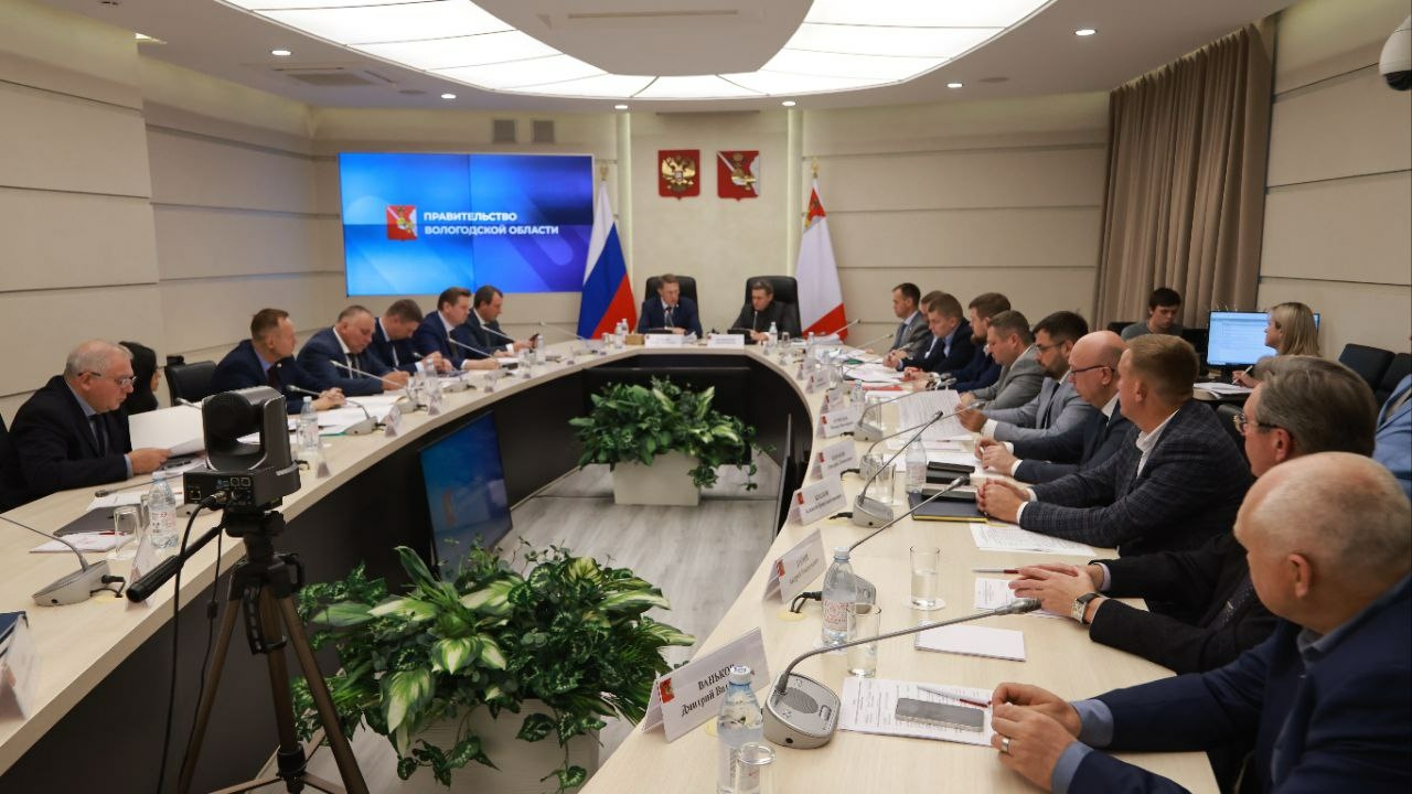Министр здравоохранения России Михаил Мурашко провел совещание в Вологде