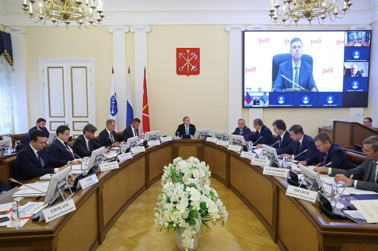 Енокаев отметил развитие цифровизации транспортной системы Петербурга