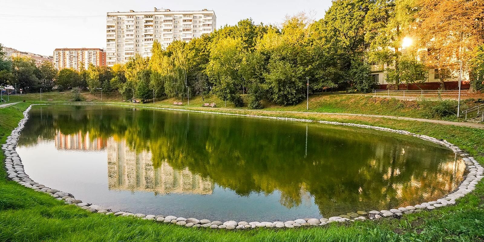 Изютинский пруд в Москве очистили от иловых отложений