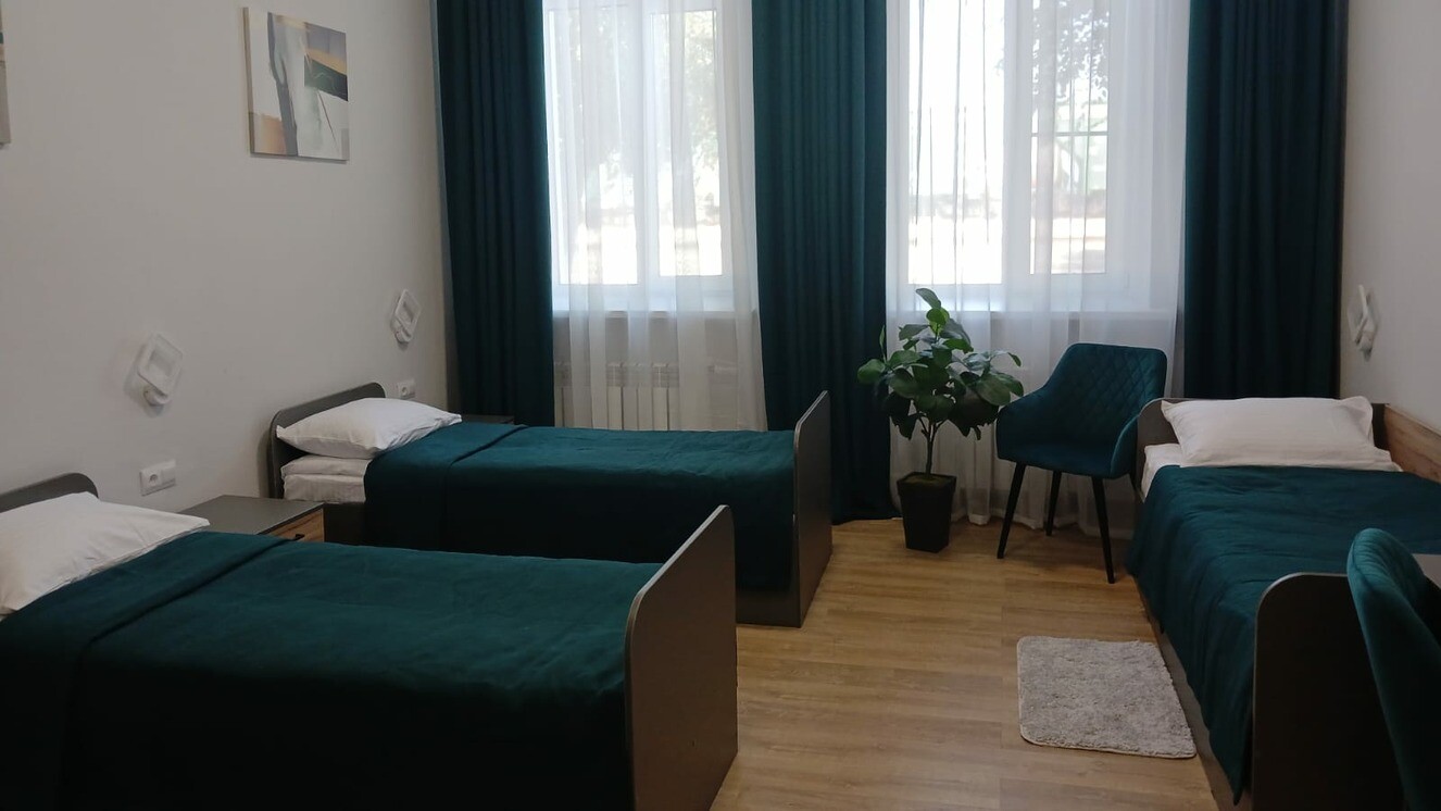 На железнодорожном вокзале Верхнего Баскунчака открыли комнаты отдыха после ремонта 