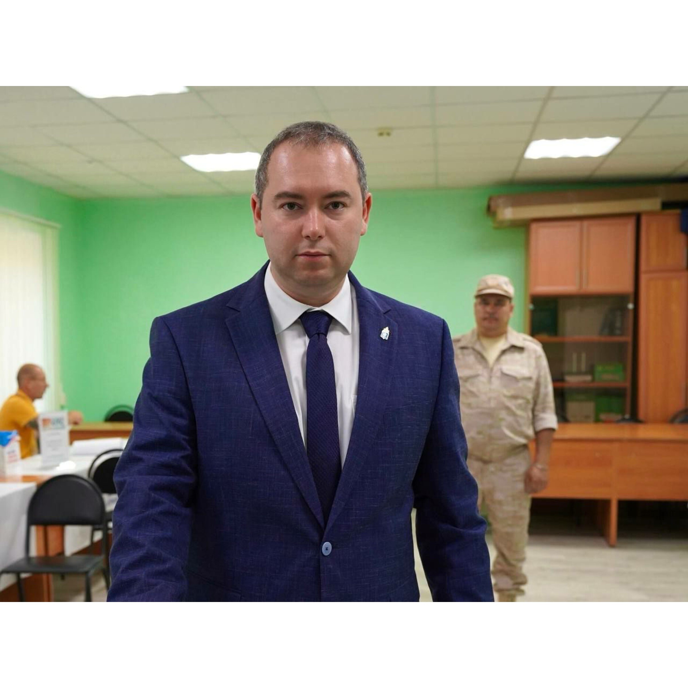 Министр промышленности, торговли и энергетики Астраханской области проголосовал за губернатора