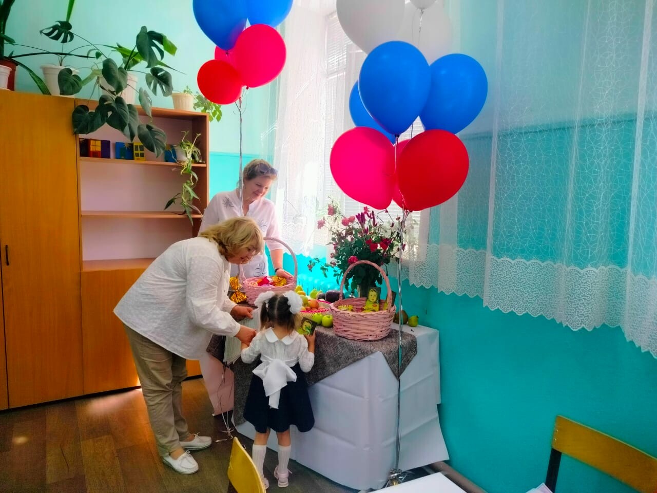 На избирательных участках Харабалинского района оборудовали детские уголки