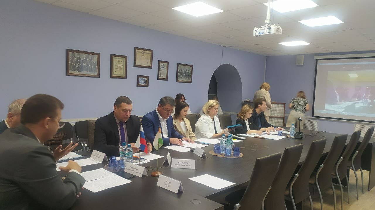 В астраханской торгово-промышленной палате проходит встреча с Почетным консулом РФ в Индии