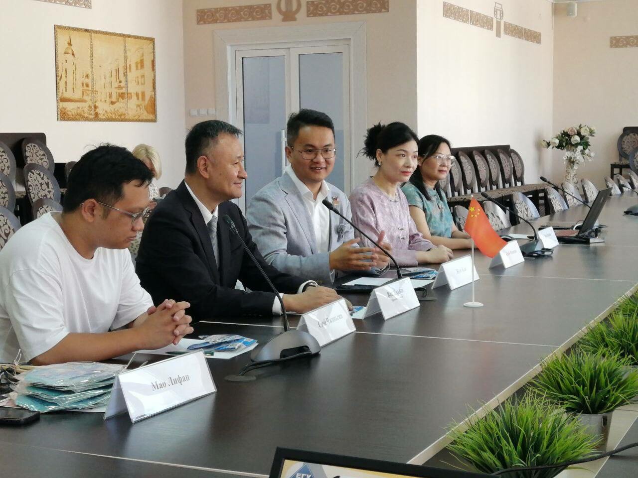 Елец планирует развивать сотрудничество с Китаем