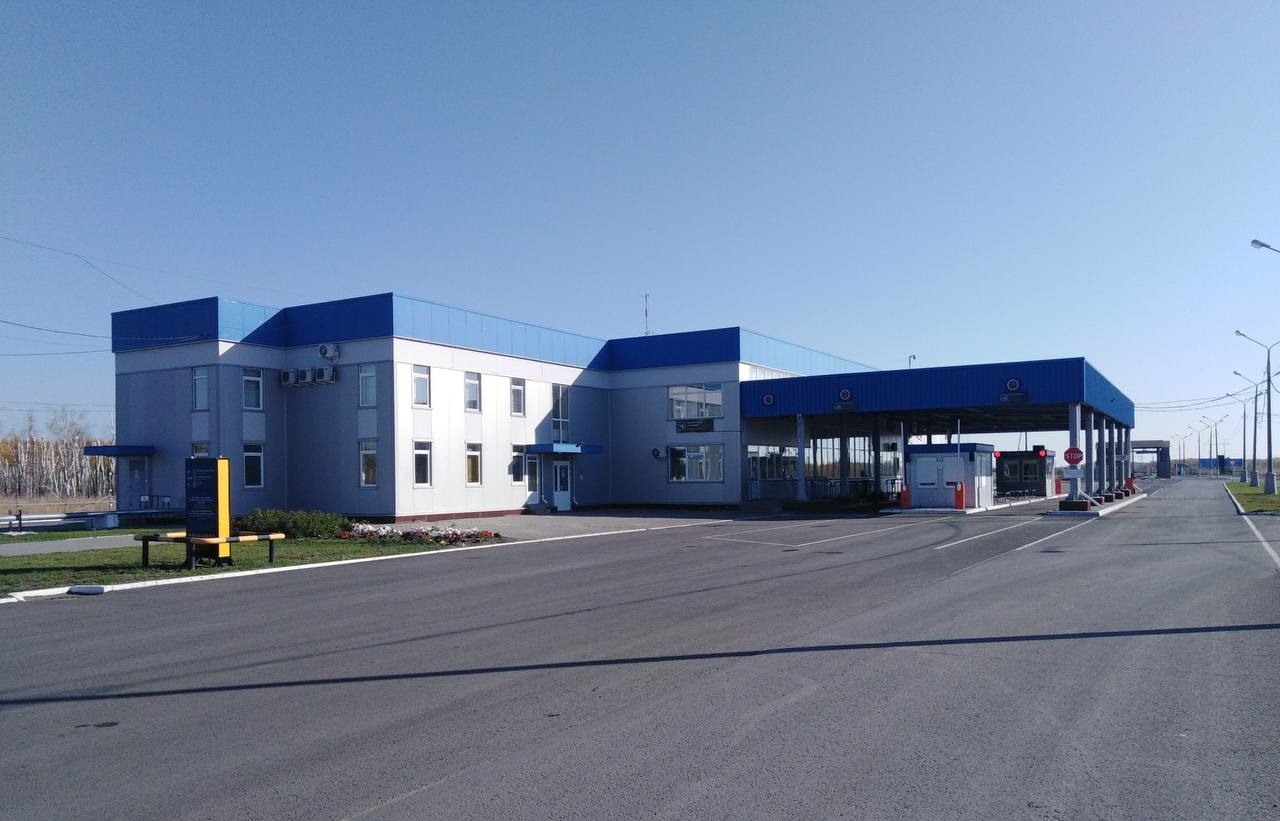 На АПП «Петухово» на границе с Казахстаном начали ремонтировать дорогу