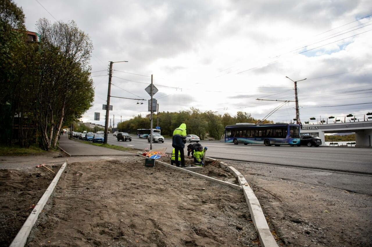 В Мурманске продолжается ремонт перекрестка проспекта Героев-североморцев