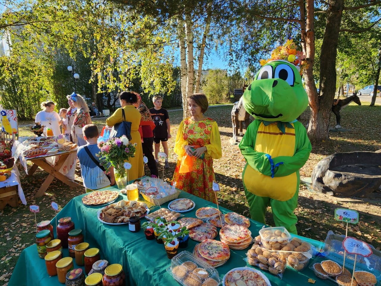 В Теряеве Волоколамского округа прошла осенняя ярмарка народного творчества