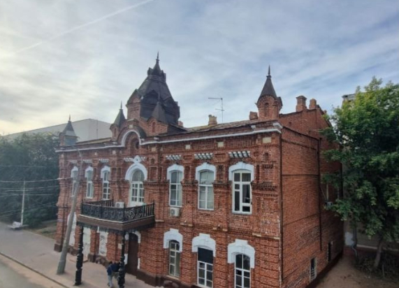 В центре Астрахани завершилась реконструкция фасада исторического здания