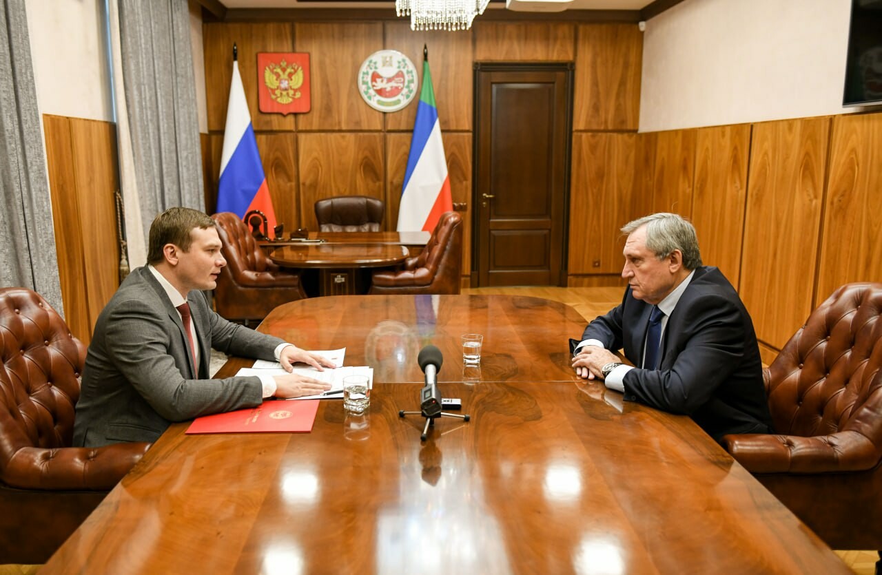 Коновалов обсудил с депутатом Шульгиновым экономику Хакасии