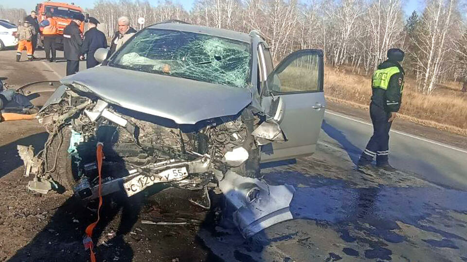 Три человека погибли в аварии под Омском