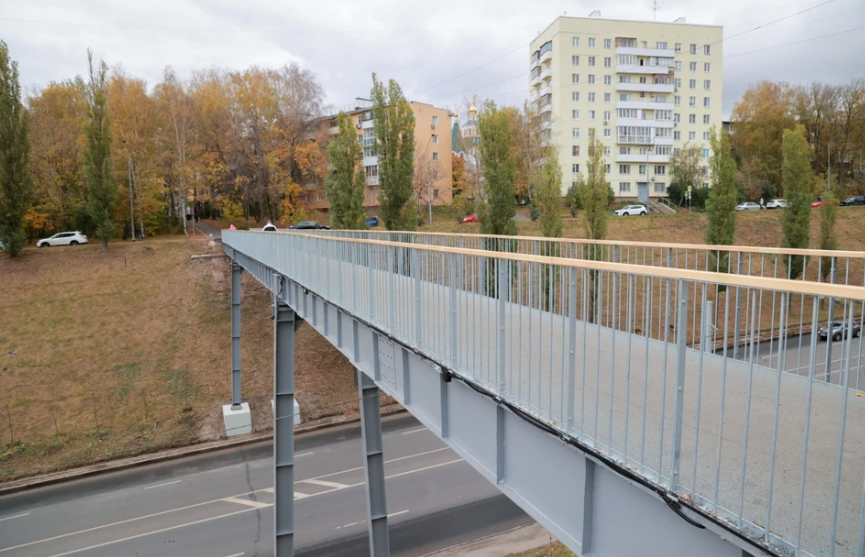 В Нижнем Новгороде отремонтировали мост над Похвалинским съездом