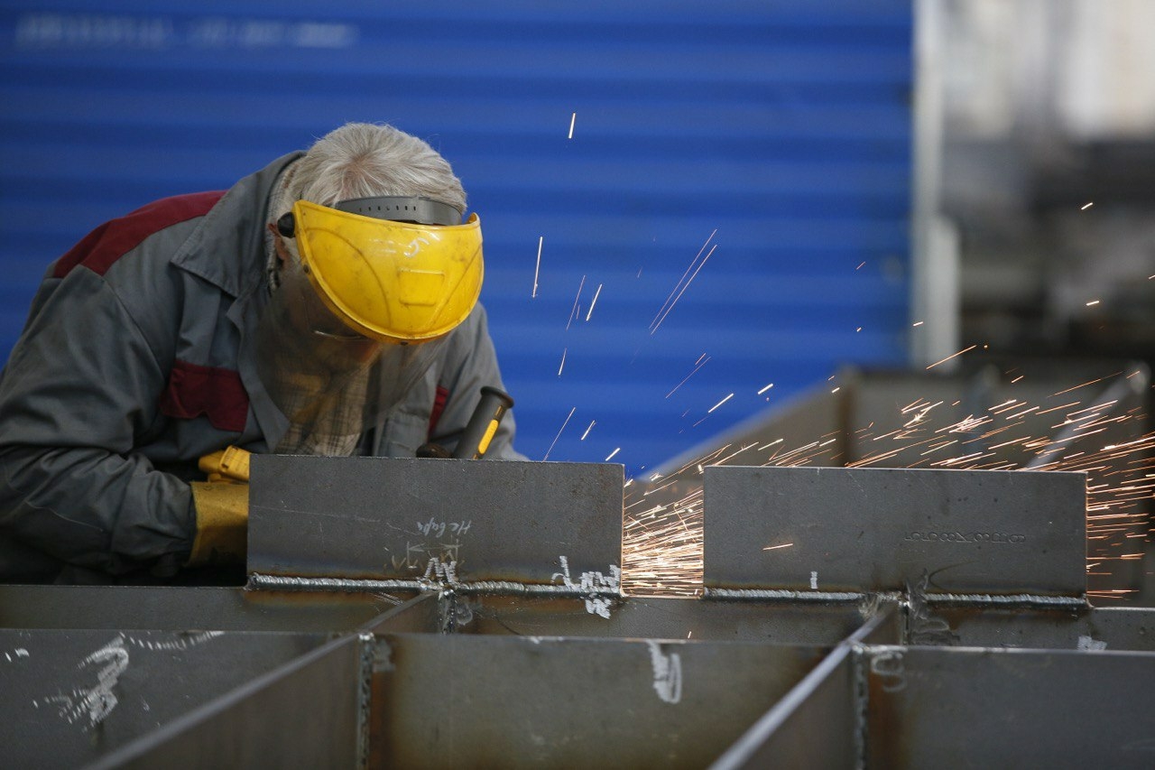 С начала года кубанские предприятия выплатили 17 млн рублей задолженности по зарплате