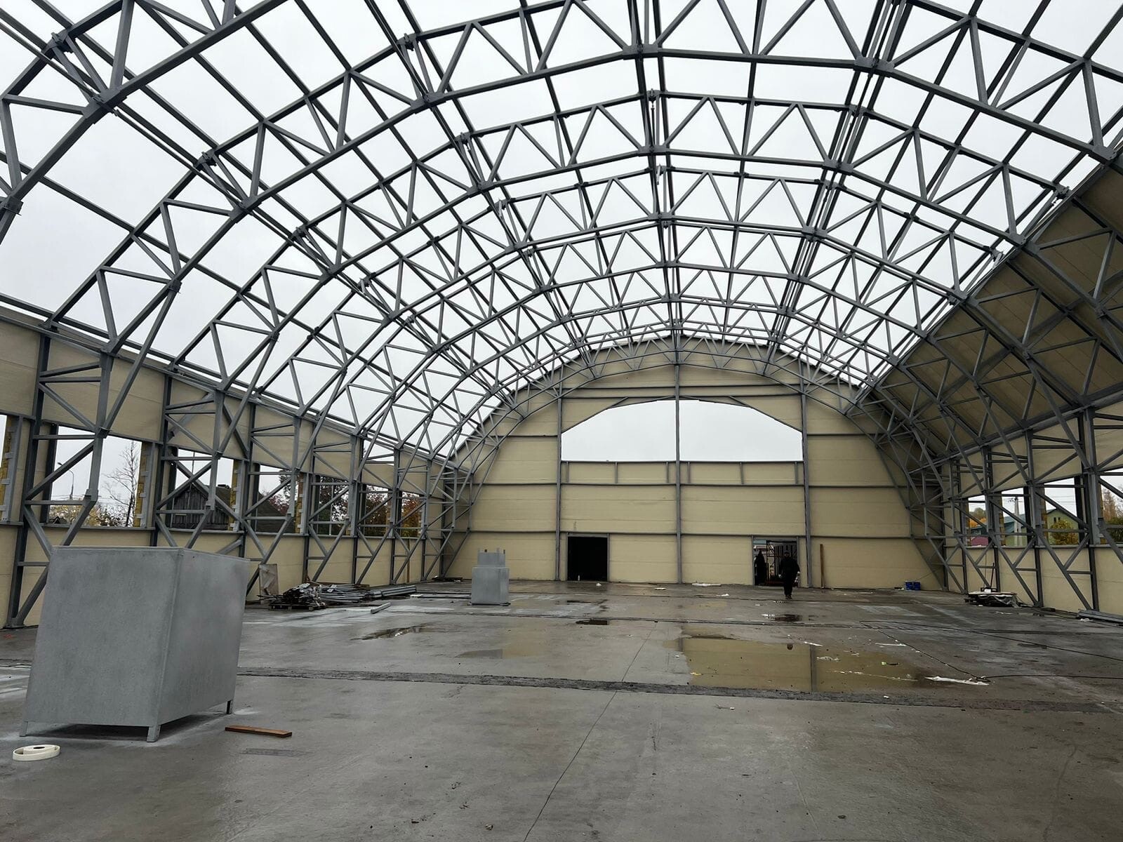 Депутат Новгородской Думы посетил строящийся в Шимске ФОК