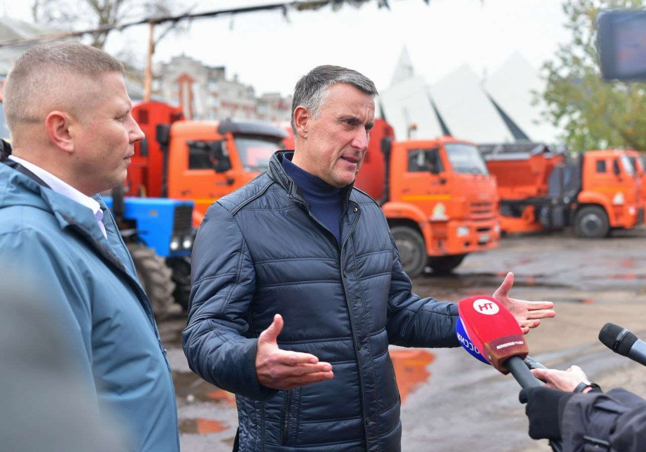 Розбаум рассказал о подготовке спецтехники в Великом Новгороде к зиме