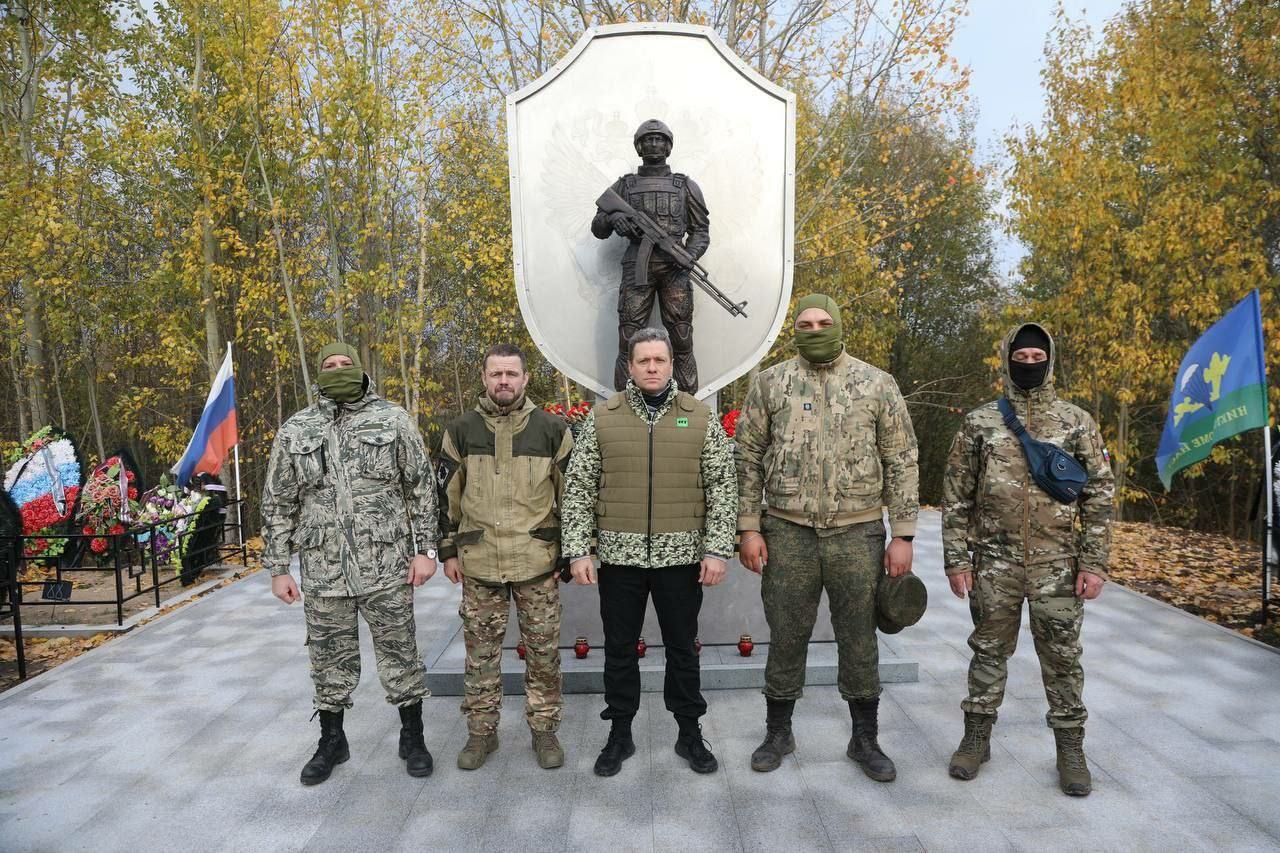 Георгий Филимонов посетил Аллею Героев на Козицинском кладбище