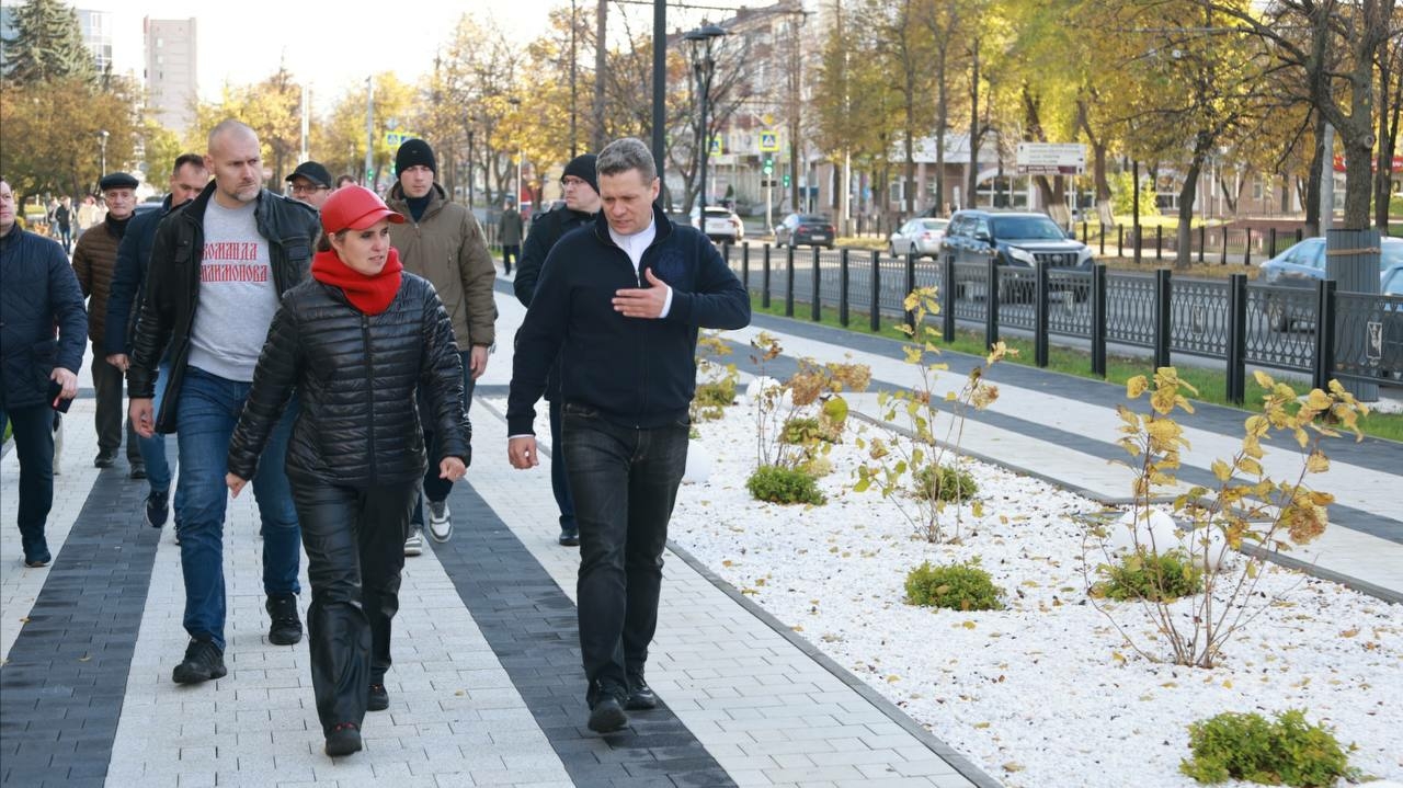 Филимонов проинспектировал благоустройство площади Дрыгина в Вологде