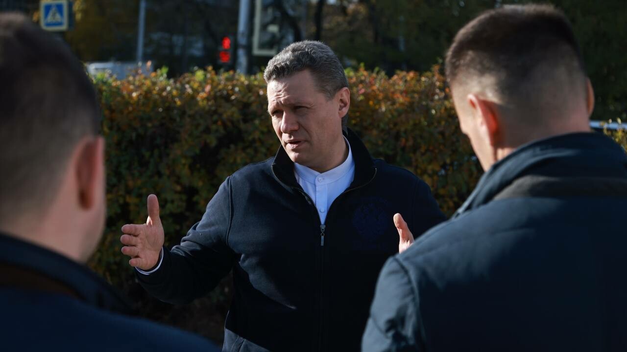 Георгий Филимонов посетил сквер у картинной галереи