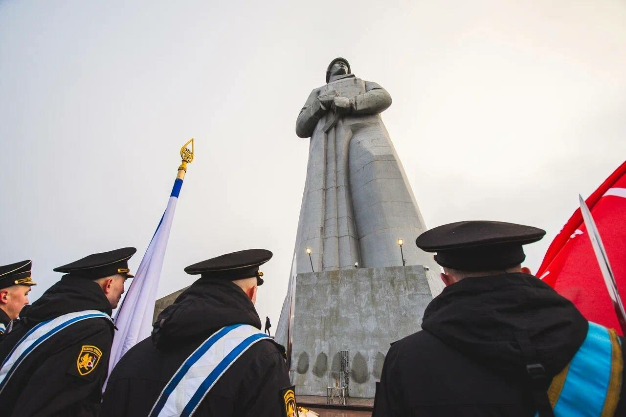 В Мурманске прошел митинг, посвященный 80-летию Победы в Заполярье