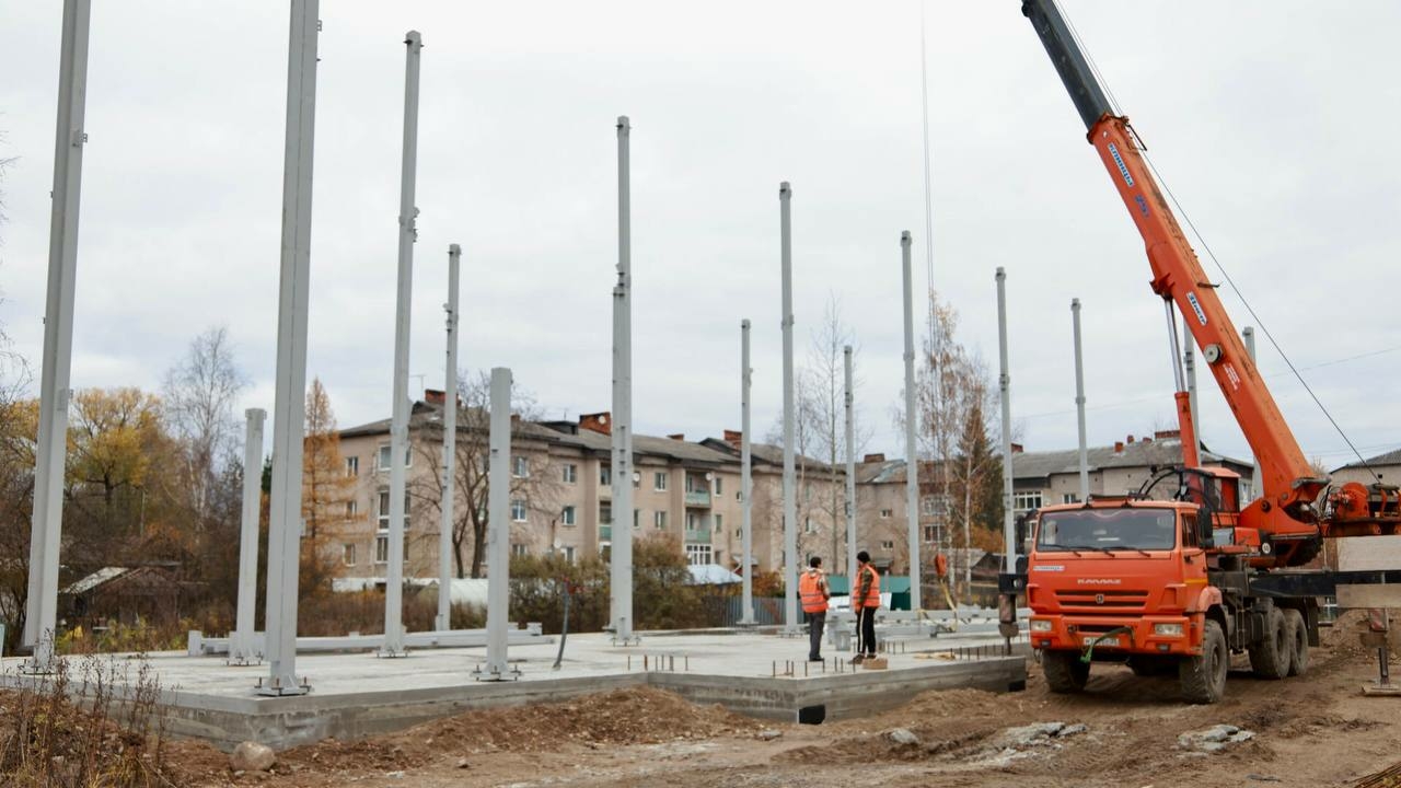 Филимонов проконтролировал строительство визит-центра нацпарка «Русский Север»