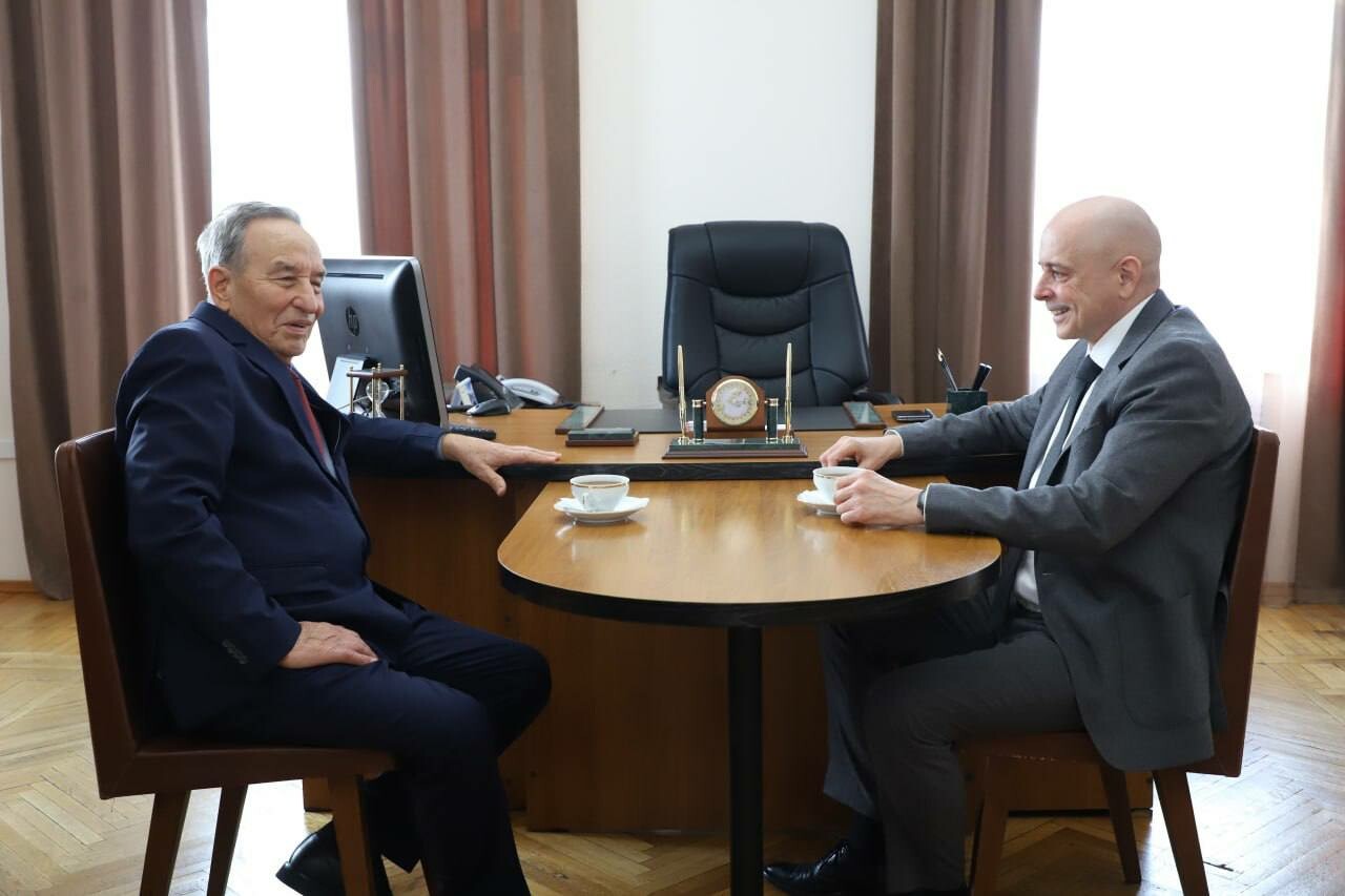 Сергей Сокол поздравил Владимира Штыгашева с днем рождения