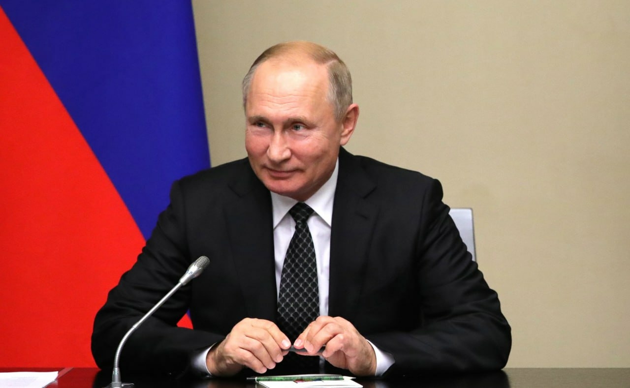 «Не удержался от шутки»: в Сербии удивились реакции Путина на угрозы руководства EC