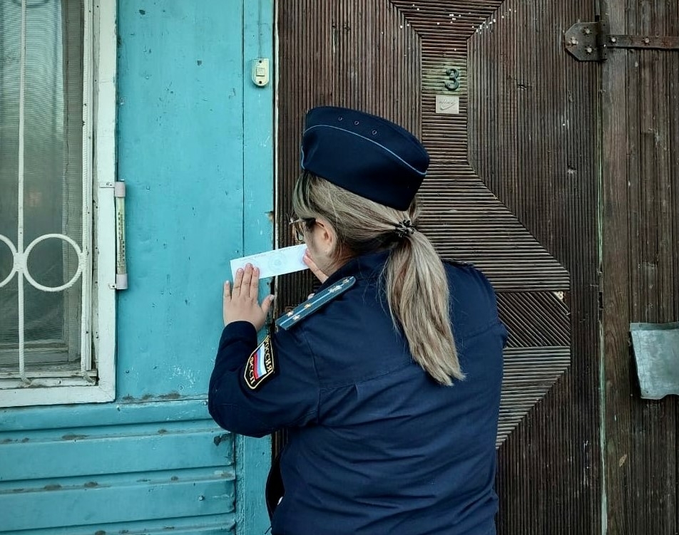 В Астрахани два моряка отказывались выселяться из аварийного дома