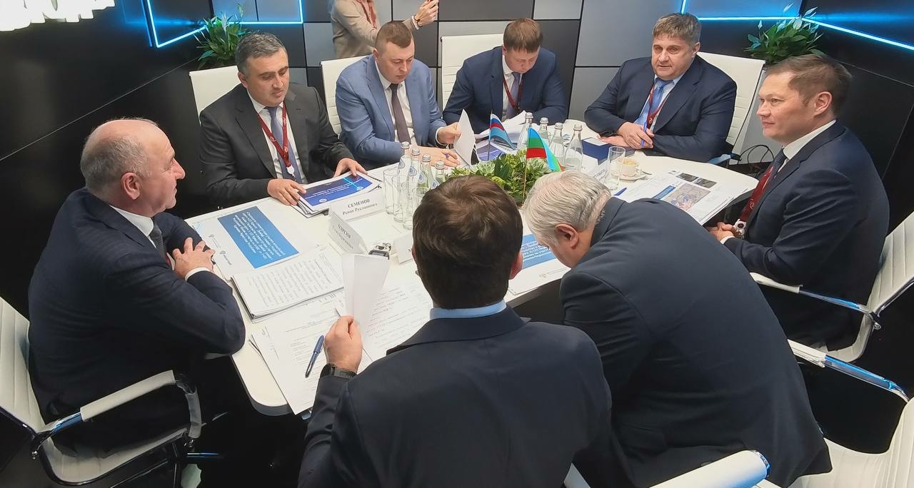 Темрезов и Новиков обсудили развитие дорожной сети в КЧР