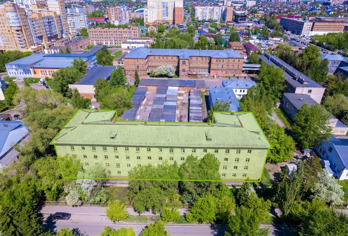 Здание омского общежития выкупила предприниматель из Подмосковья