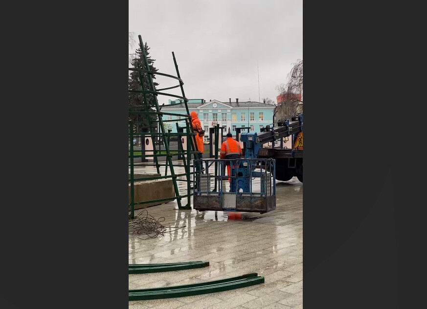 На Советской площади в ГО Пушкинский установят 16-метровую елку