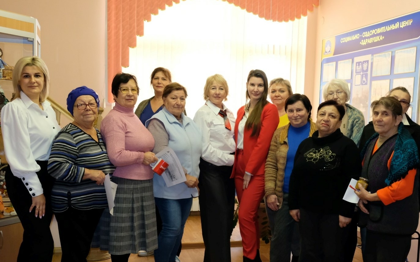 Железнодорожники провели урок безопасности для пенсионеров Астрахани
