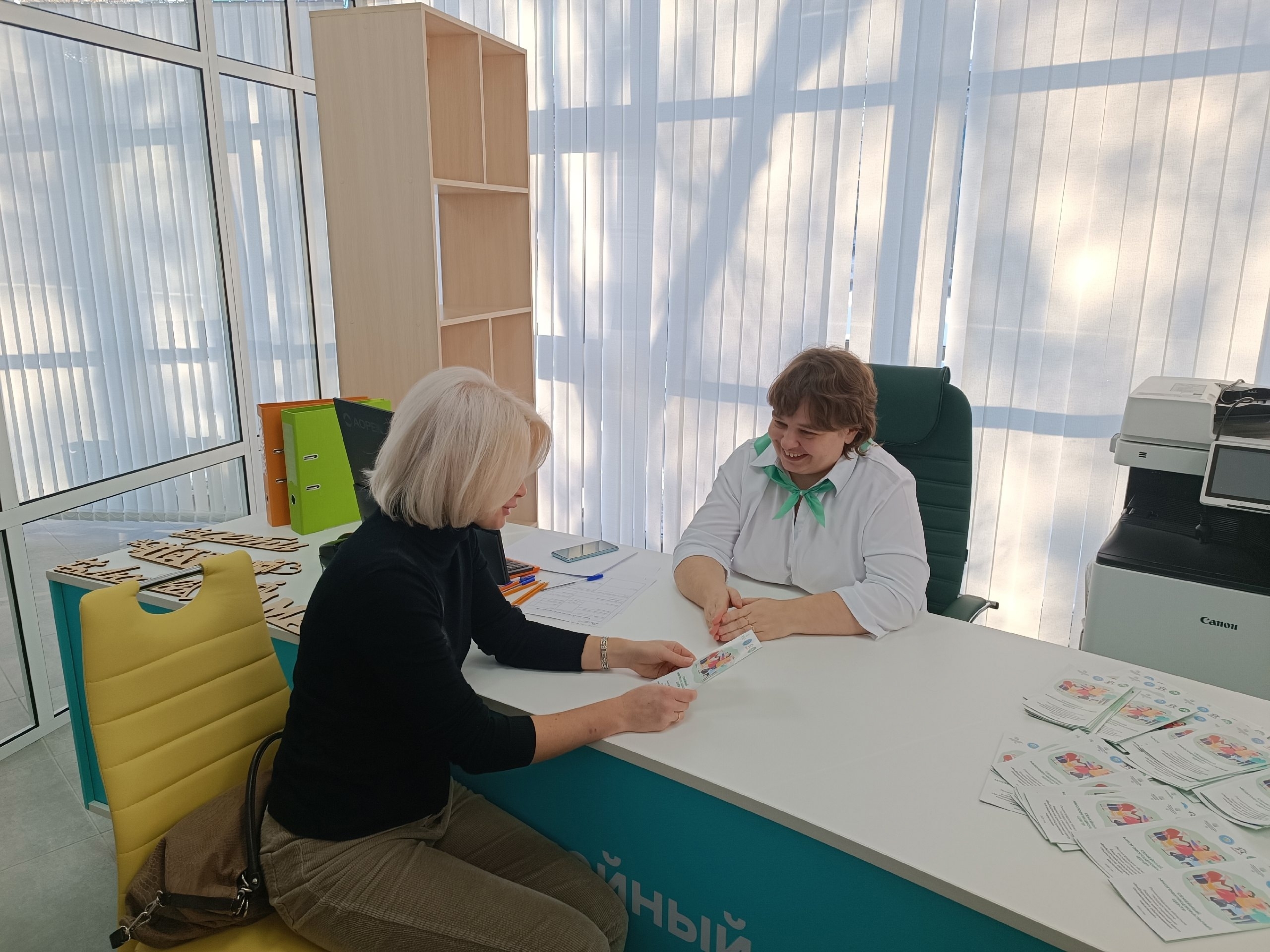 В Ленобласти в День матери открыли семейный МФЦ