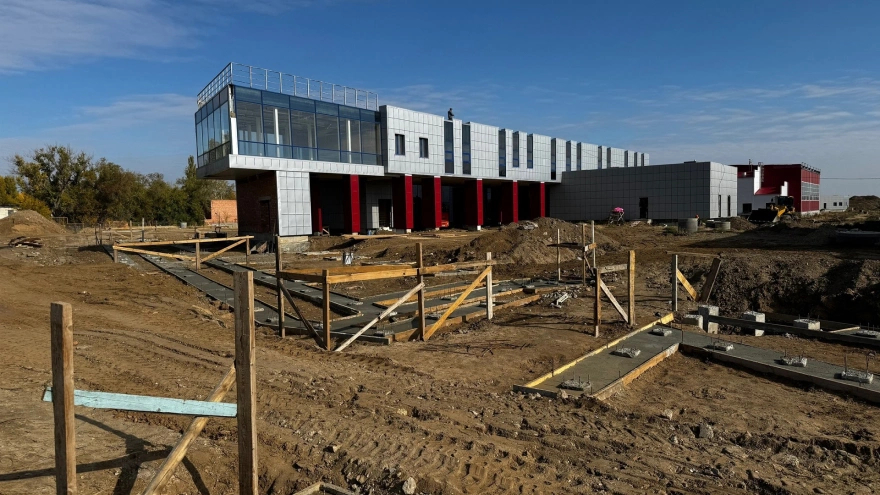 Центр водных и гребных видов спорта под Астраханью достроят до 2026 года