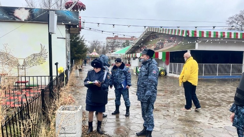 В Астрахани начали снос крупнейшего парка аттракционов по решению суда
