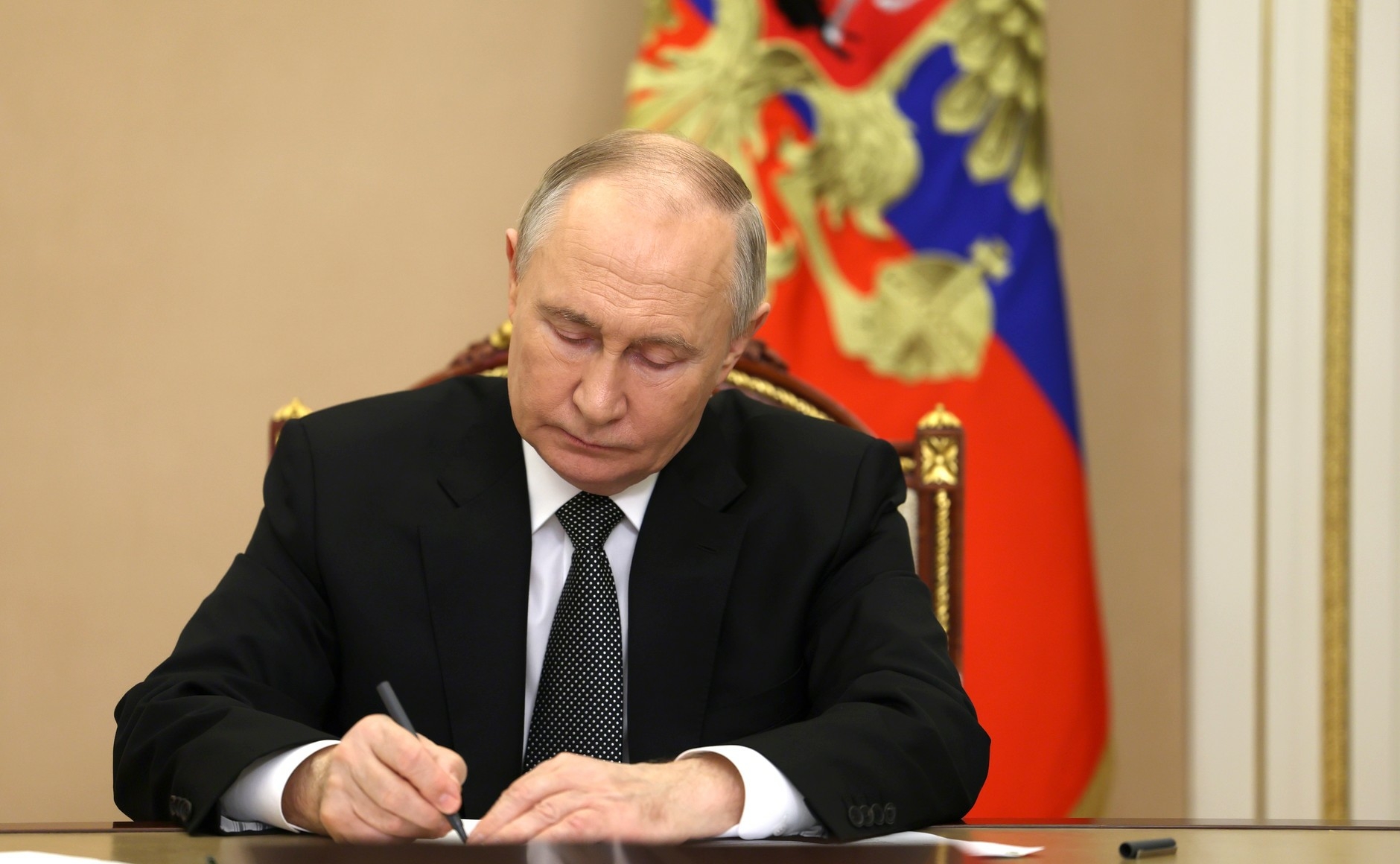 Грузопоток на СМП, по прогнозу Владимира Путина, увеличится до 100 млн тонн 