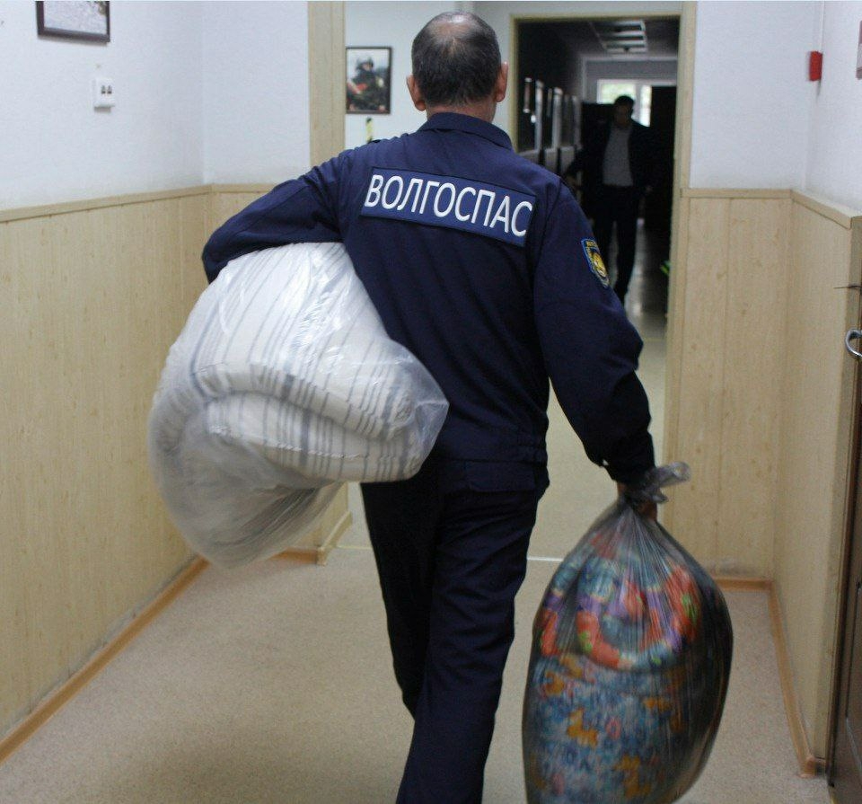 Теплые вещи передали жены астраханских бойцов в зону СВО