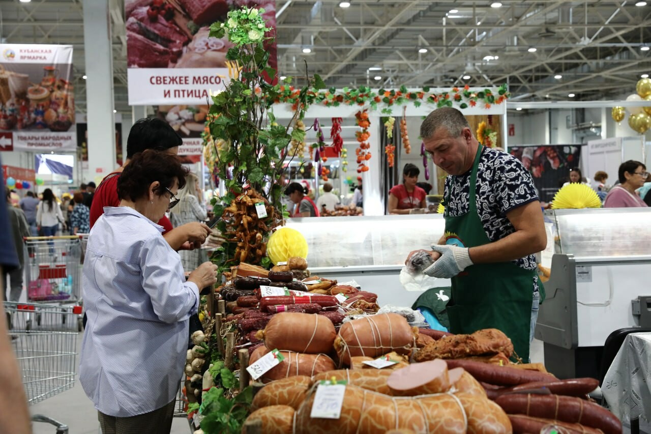 На рынках и ярмарках Кубани в 2024 году реализовали продукцию на 150 млрд рублей
