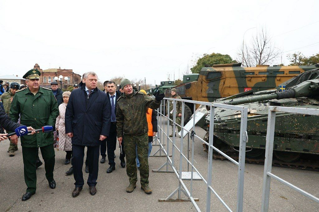 В Астрахани открылась выставка техники из зоны СВО 