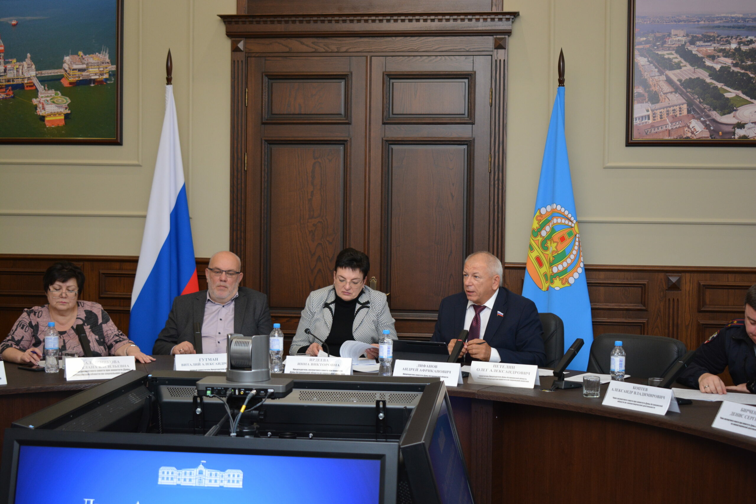 В Думе Астраханской области обсудили молодежные инициативы