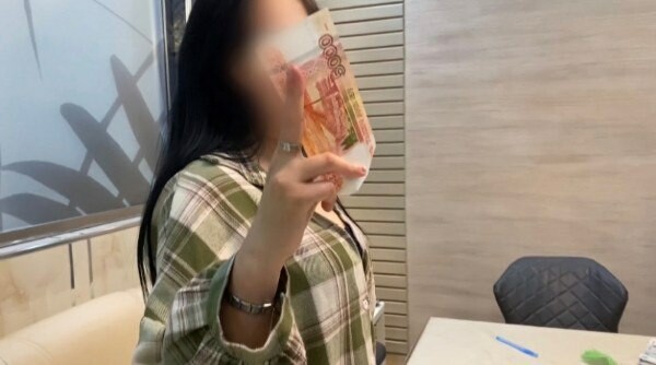 Астраханка похитила у гостя региона 100 тысяч рублей