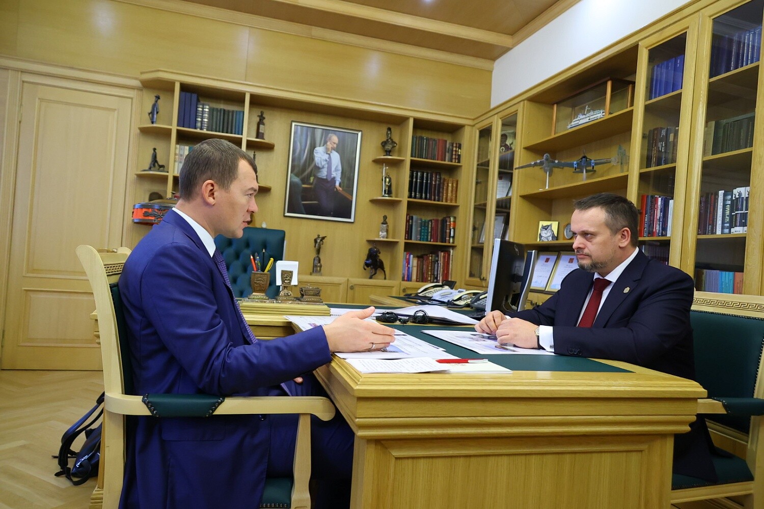 Никитин и Дегтярев обсудили строительство модульного бассейна в Старой Руссе
