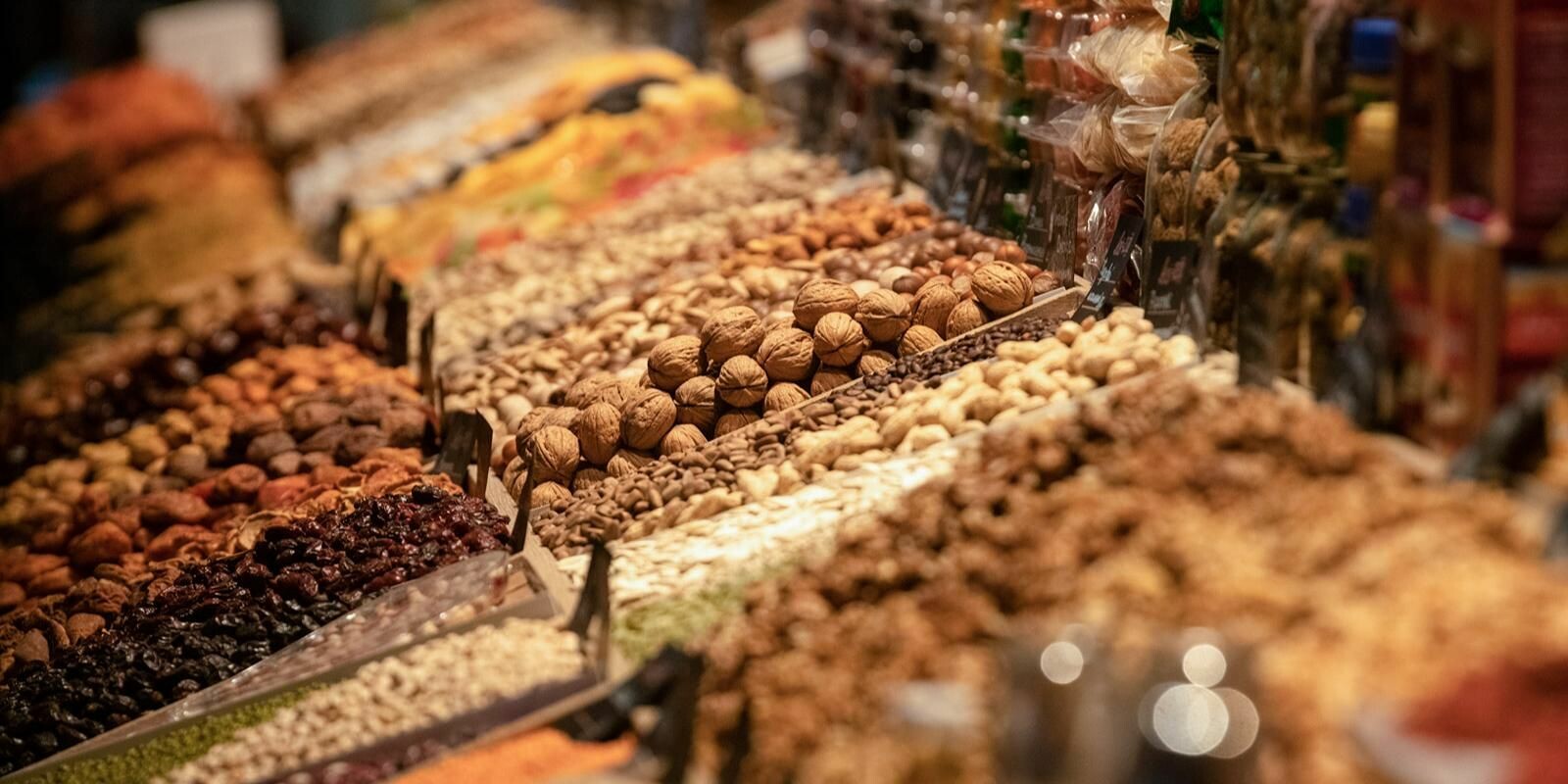 Грецкие орехи представили фермеры на ярмарках выходного дня в Москве